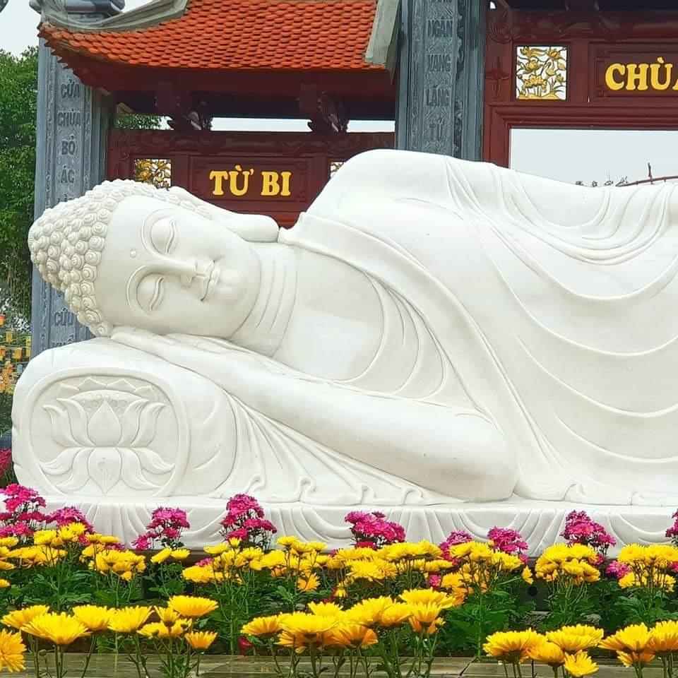Tượng Phật Niết Bàn